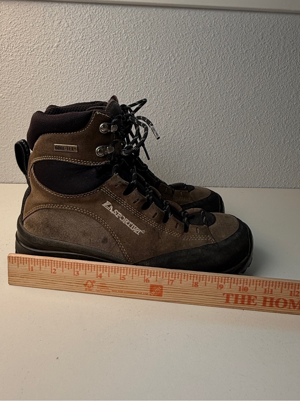 La Sportiva Gore Tex Vibram Hiking Boots Brown Suede Mens 7.5 EU 40 - Picture 11 of 14